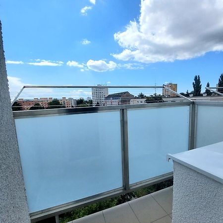 Beautiful Apartment Near The City Center Caşonia Exterior foto