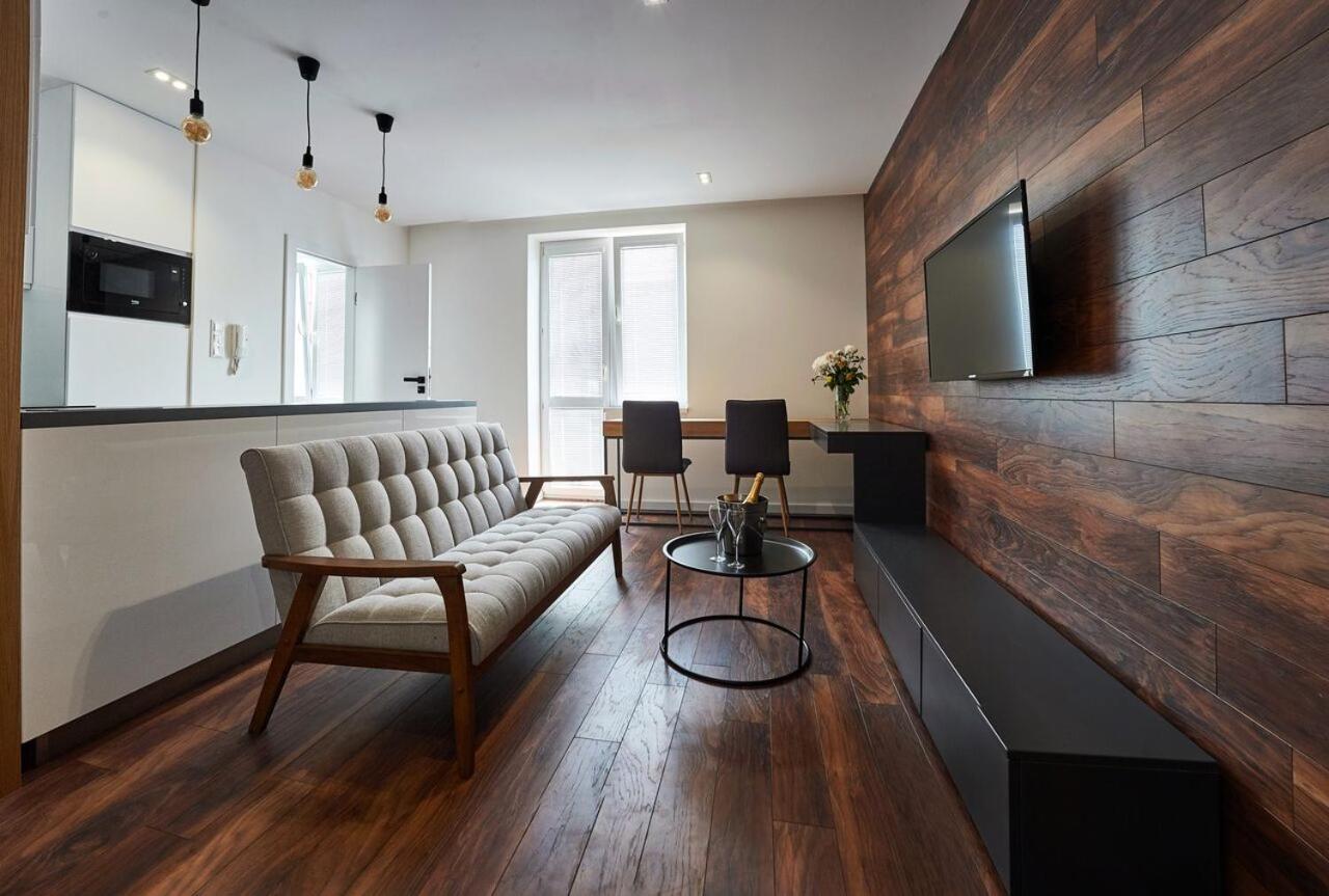 Beautiful Apartment Near The City Center Caşonia Exterior foto
