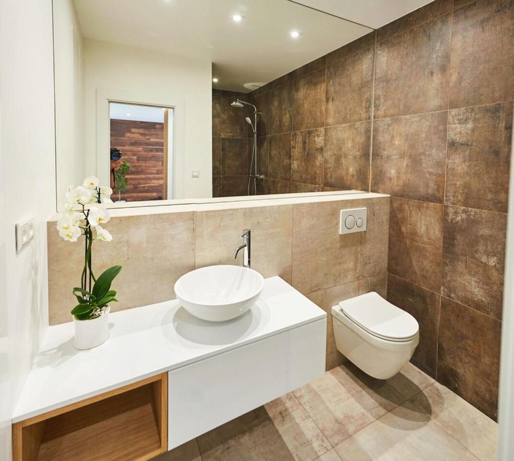 Beautiful Apartment Near The City Center Caşonia Exterior foto